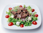 Warm salad with sesame tuna